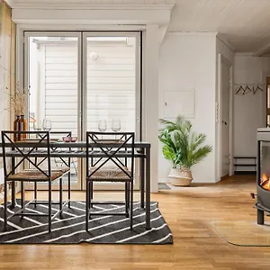 https://new-peaceful-central-city-apt.hotelsinbergen.net